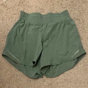 Lululemon Hot Hotty short 4”